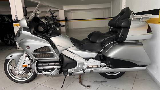 HONDA GL 1800 GOLD WING 